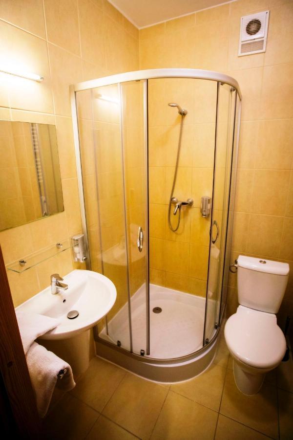 Hotel Luka 라돔 외부 사진