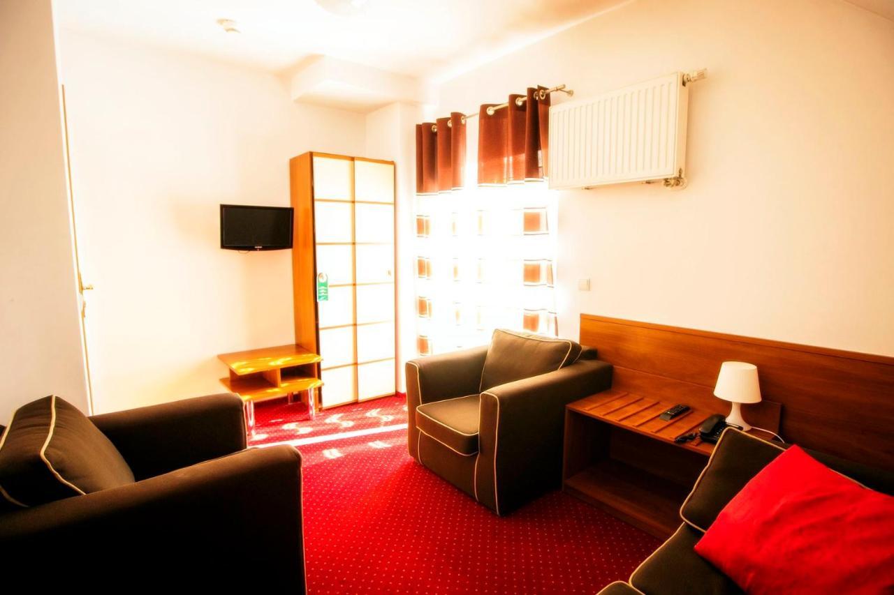 Hotel Luka 라돔 외부 사진