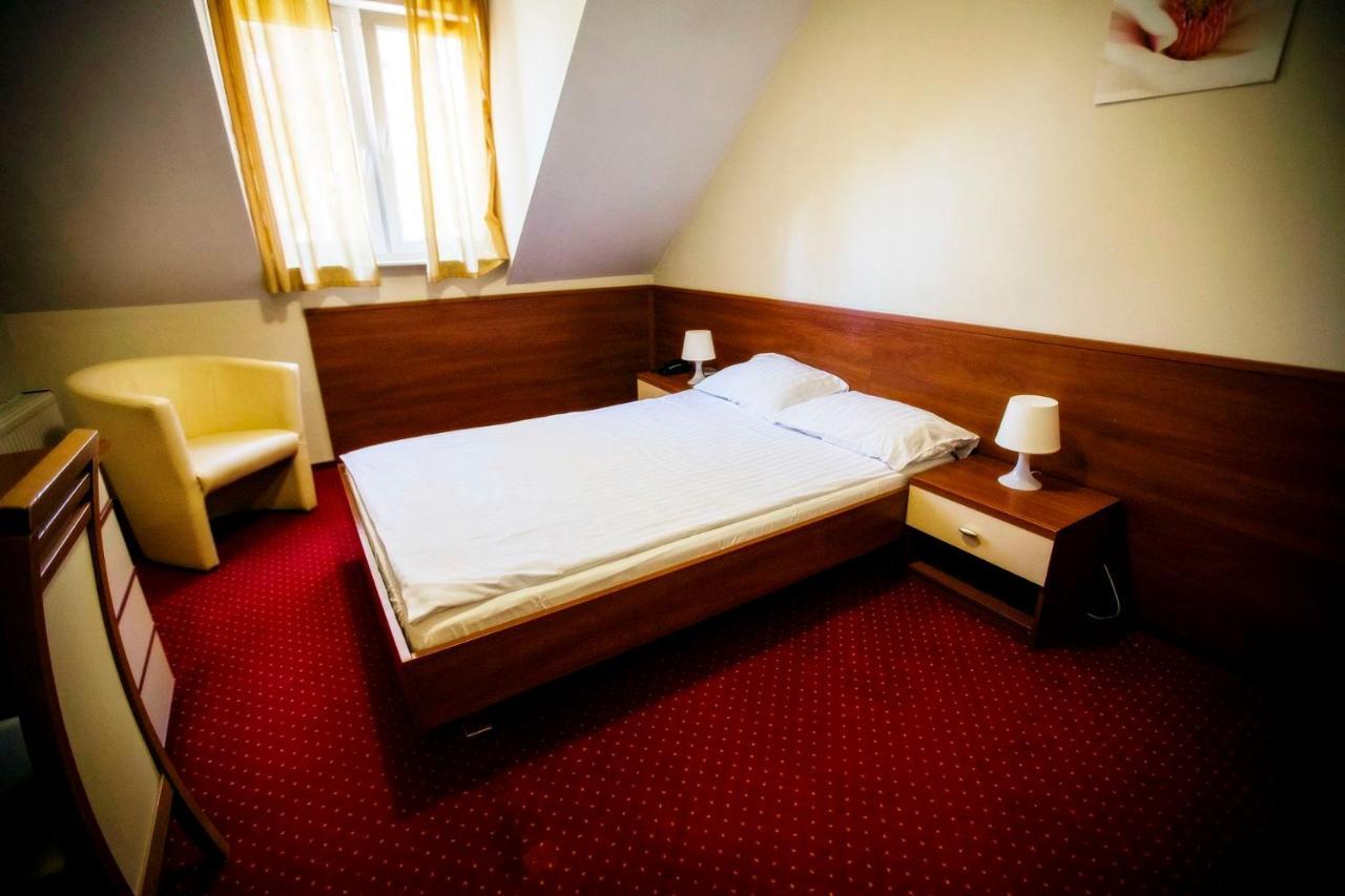 Hotel Luka 라돔 외부 사진